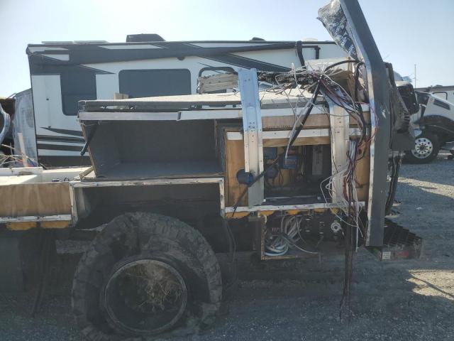 2004 Freightliner Chassis m Line Walk-in van
