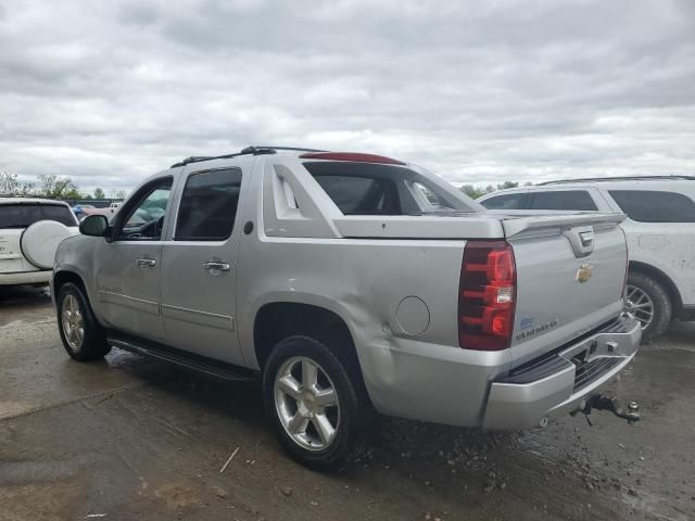 2013 Chevrolet Avalanche LS