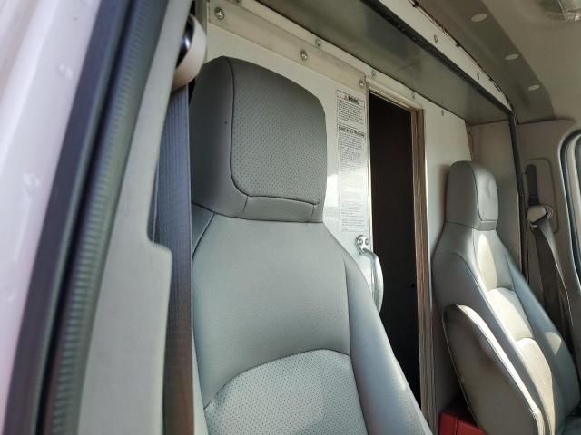 2021 Ford Econoline E350 Super Duty Cutaway Van
