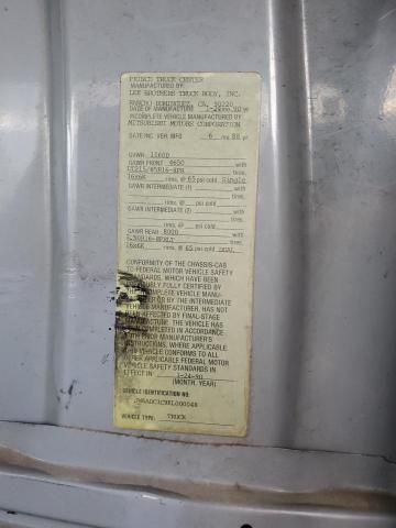1989 Mitsubishi FE434 BOX Truck