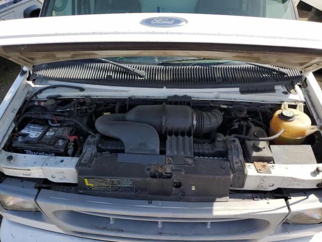 2002 Ford Econoline E450 Super Duty Cutaway Van