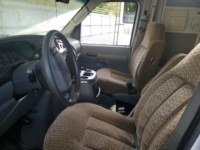 2005 Ford Econoline E450 Super Duty Cutaway Van