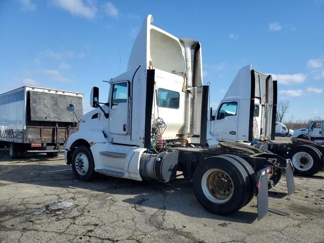 2011 Kenworth T660 Semi Truck