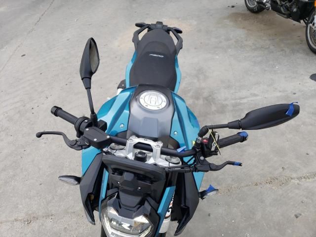 2025 BMW F 900 R