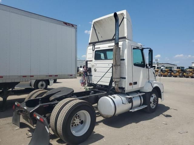 2007 Volvo VNL Semi Truck