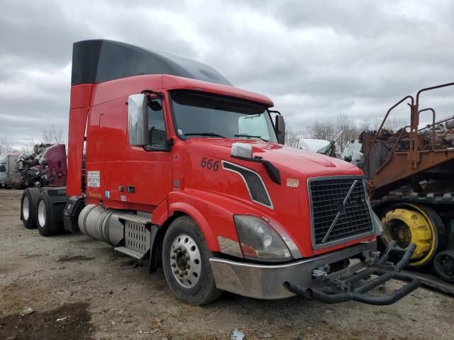 2014 Volvo VNL Semi Truck