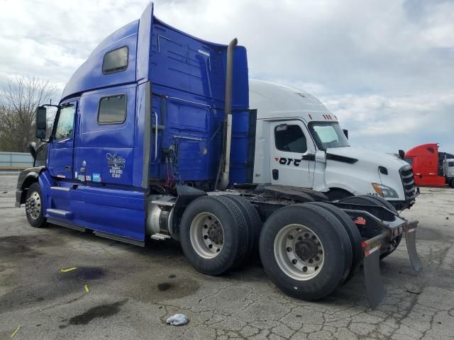 2014 Volvo VNL Semi Truck
