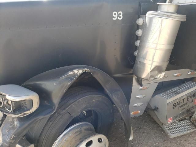 2008 Peterbilt 388 Semi Truck