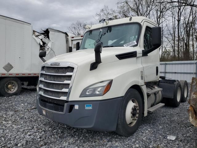 2019 Freightliner Cascadia 126 Semi Truck