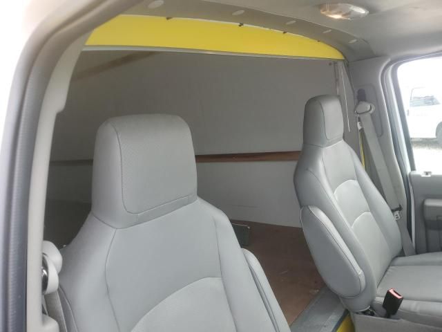 2023 Ford Econoline E350 Super Duty Cutaway Van