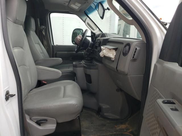2022 Ford Econoline E350 Super Duty Cutaway Van