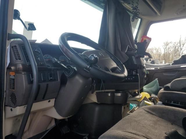 2017 Volvo VN VNL