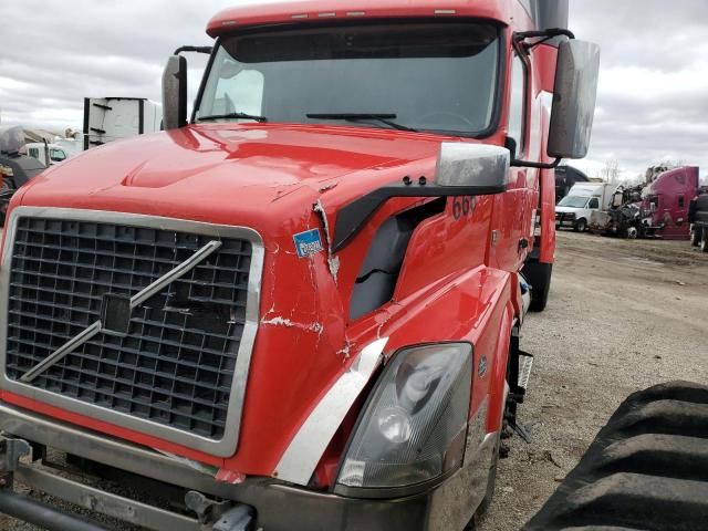 2014 Volvo VNL Semi Truck