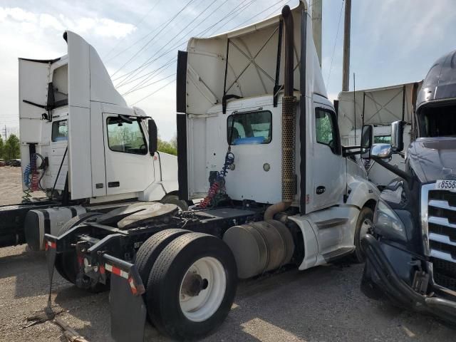 2015 Kenworth Construction T680