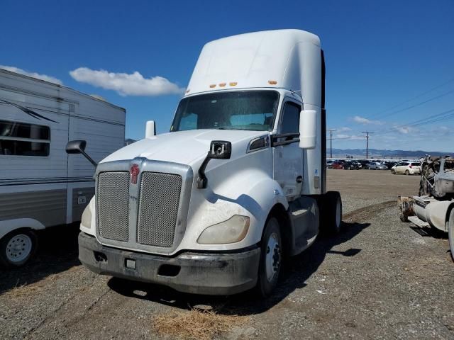 2016 Kenworth T680 Semi Truck