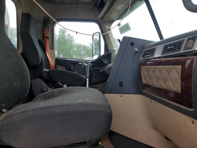 2020 Freightliner 122SD Semi Truck