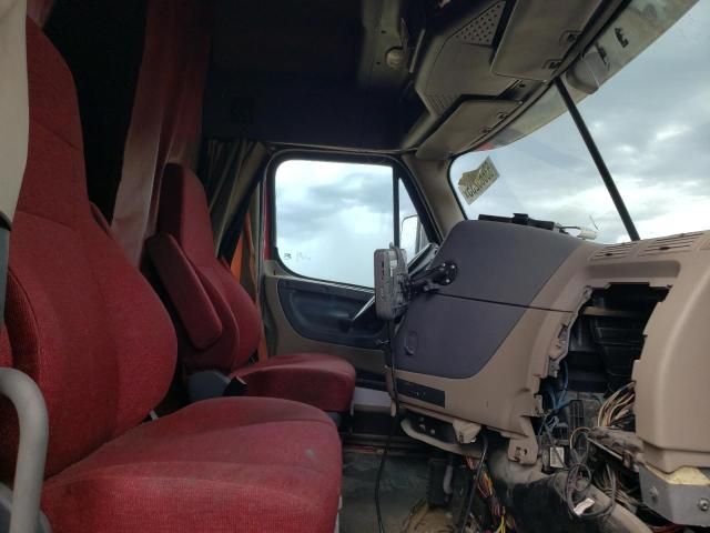 2016 Freightliner Cascadia 125 Semi Truck