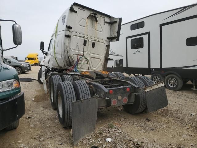 2017 Freightliner Cascadia 125 Semi Truck