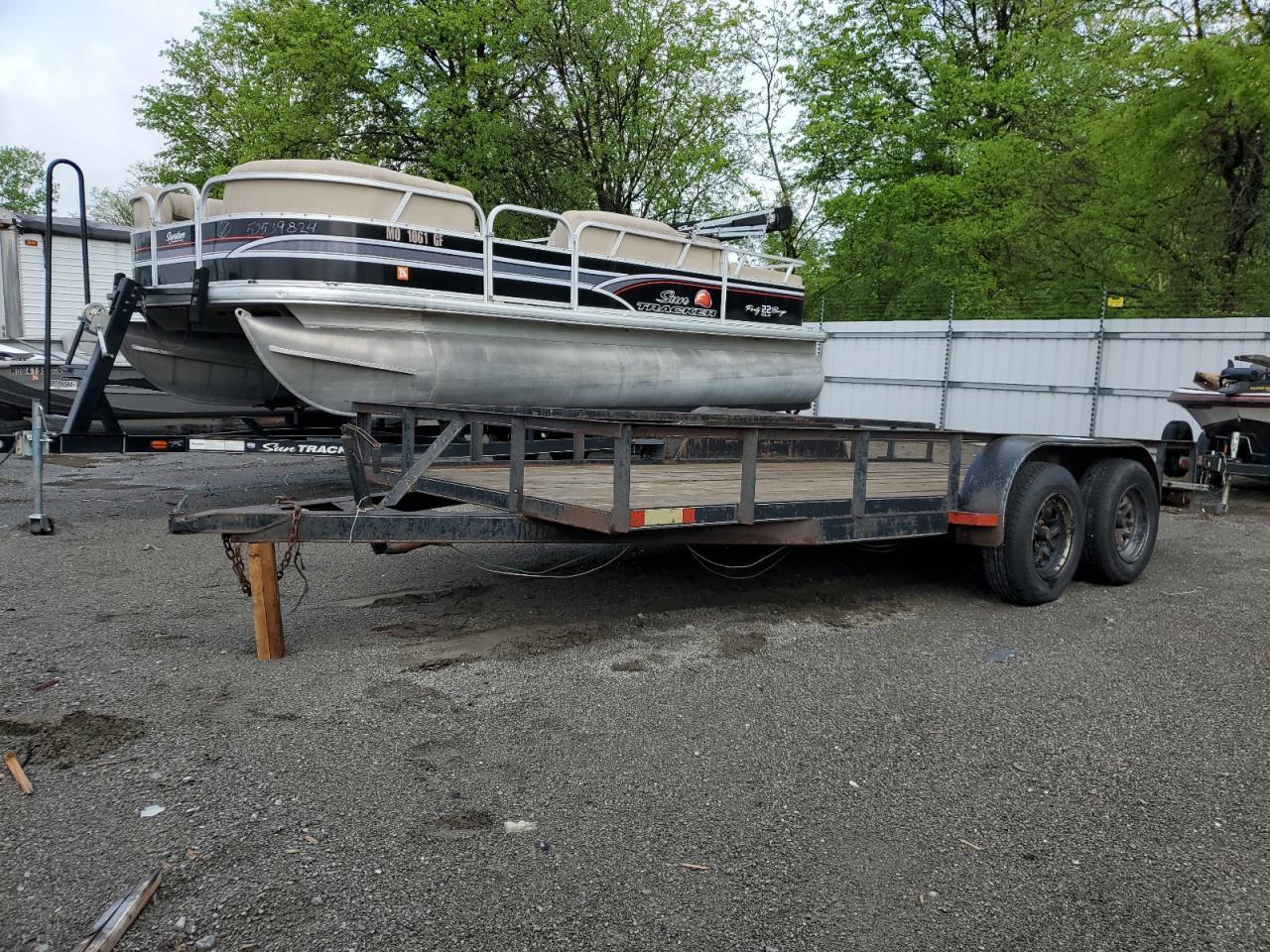 2003 M&M Utility Trailer