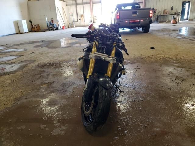 2016 Suzuki GSX-R750