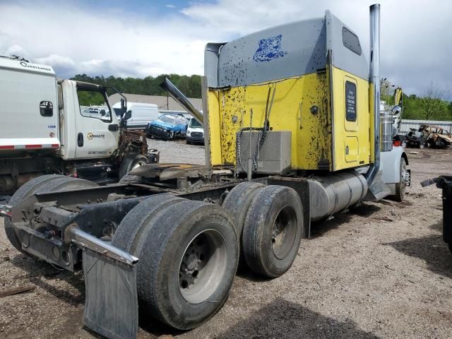 2000 Kenworth W900 Semi Truck