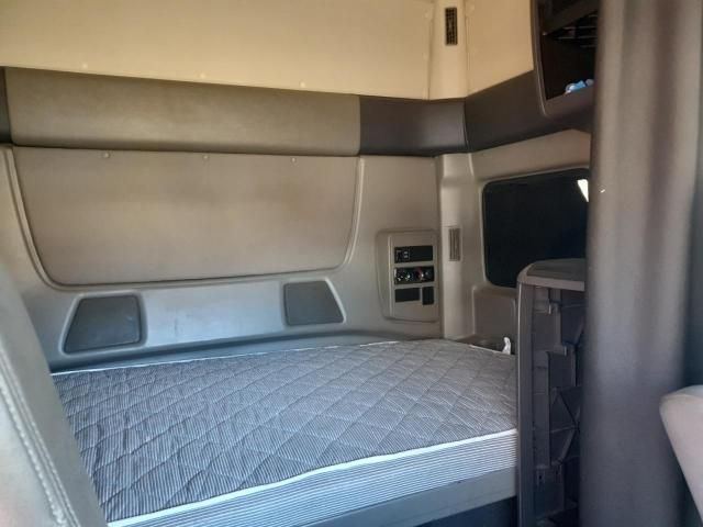 2015 International Prostar Semi Truck