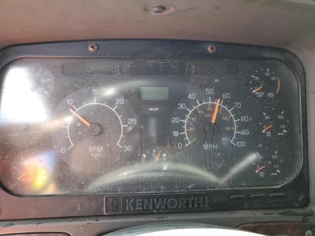 2009 Kenworth T2000 Semi Truck
