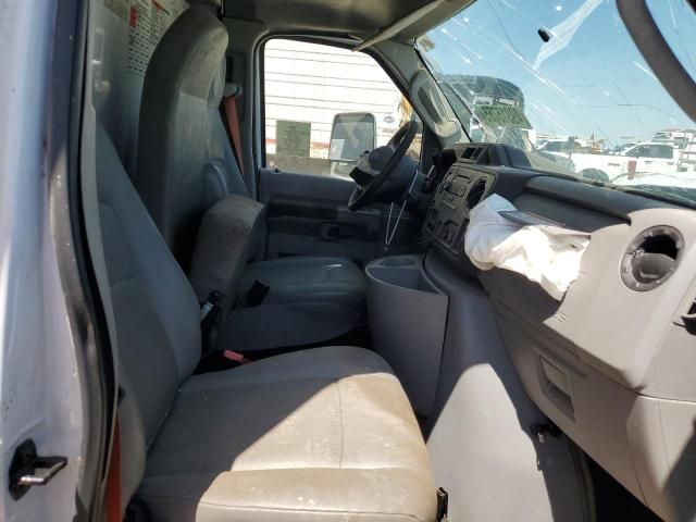2019 Ford Econoline E350 Super Duty Cutaway Van
