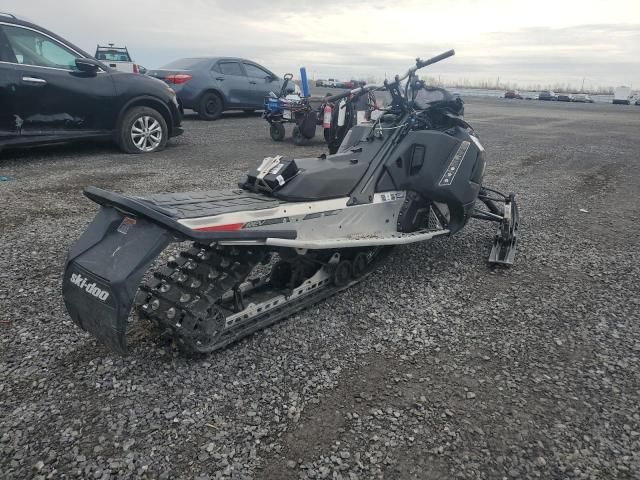 2019 Skidoo 2019 Skidoo Grand Touring