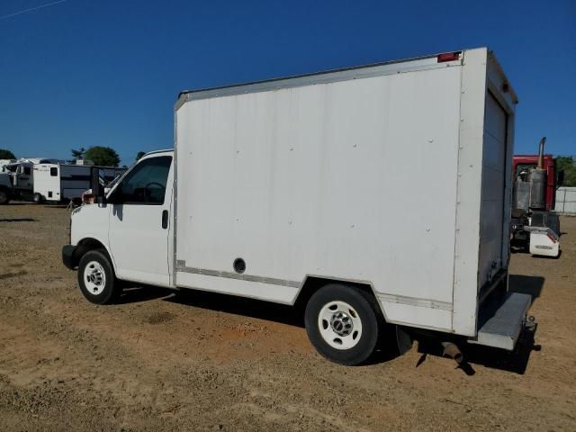 2011 GMC Savana Cutaway G3500