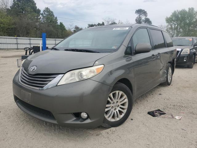2011 Toyota Sienna xle