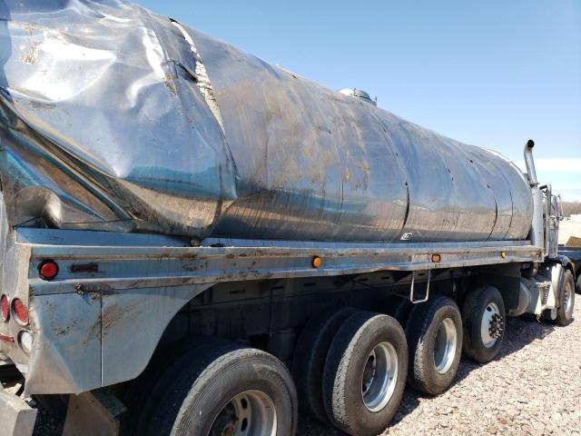 2000 Peterbilt 378 Tank Truck