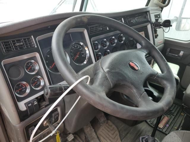 2013 Kenworth T660 Semi Truck