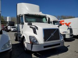 Salvage trucks for sale at Cahokia Heights, IL auction: 2016 Volvo VNL Semi Truck