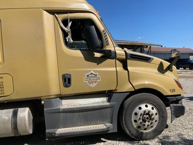 2020 Freightliner Cascadia 126