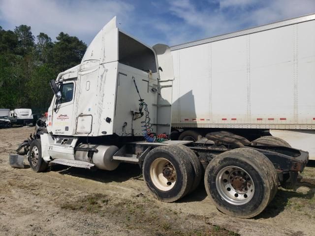 2005 Freightliner Columbia Semi Truck