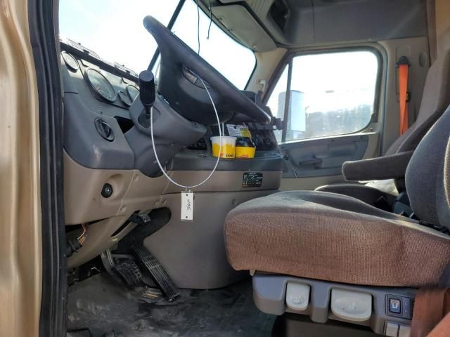 2016 Freightliner Cascadia 125 Semi Truck