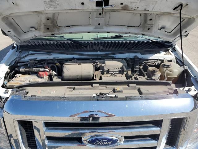 2021 Ford Econoline E350 Super Duty Cutaway Van