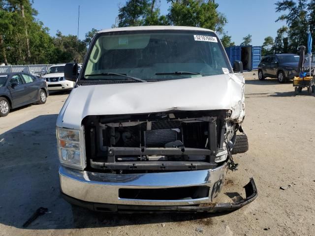 2013 Ford Econoline E350 Super Duty Wagon
