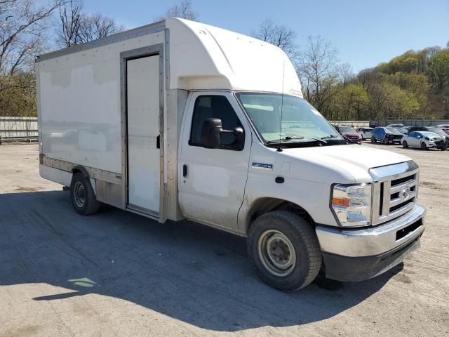 2021 Ford Econoline E350 Super Duty Cutaway Van