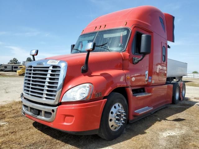 2016 Freightliner Cascadia 125 Semi Truck