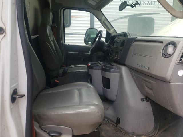 2015 Ford E450 Super Duty BOX Truck