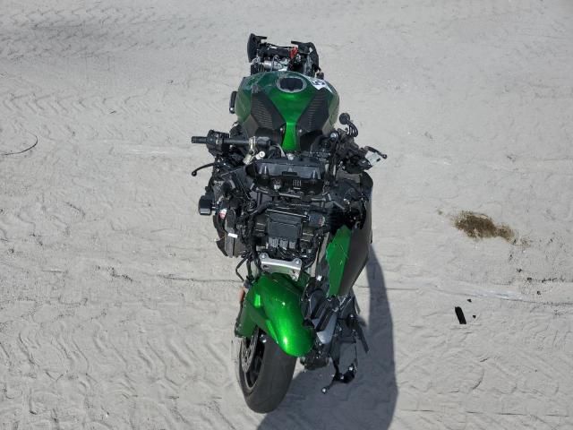 2022 Kawasaki ZX1002 R