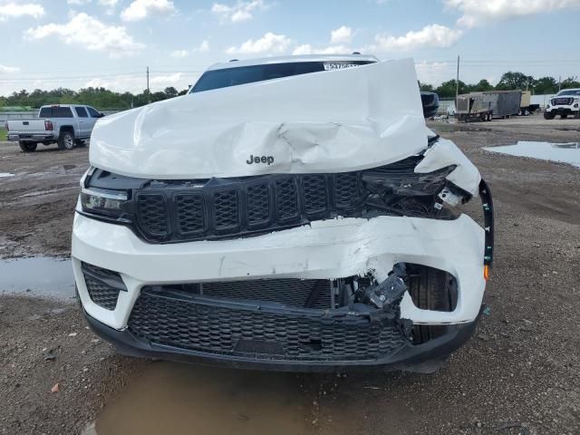 2025 Jeep Grand Cherokee Laredo