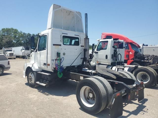 2006 Volvo VNL Semi Truck