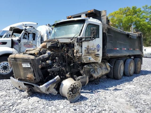2018 Kenworth T880 Dump Truck
