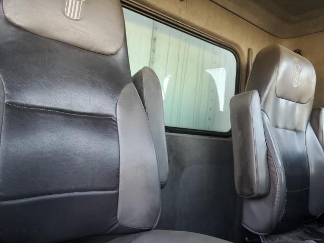 2018 Kenworth Construction T370