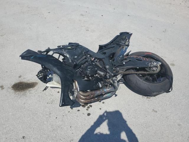 2023 Yamaha YZFR1