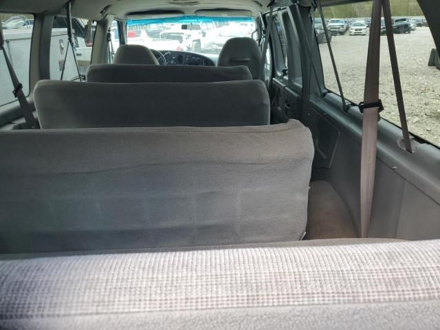 2002 Ford Econoline E350 Super Duty Wagon