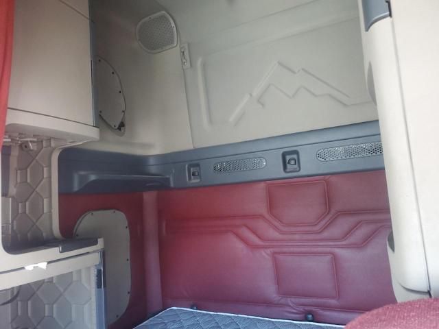 2019 Freightliner Cascadia 125 Semi Truck